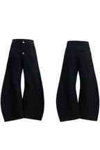 Banana Cut Wide Jeans