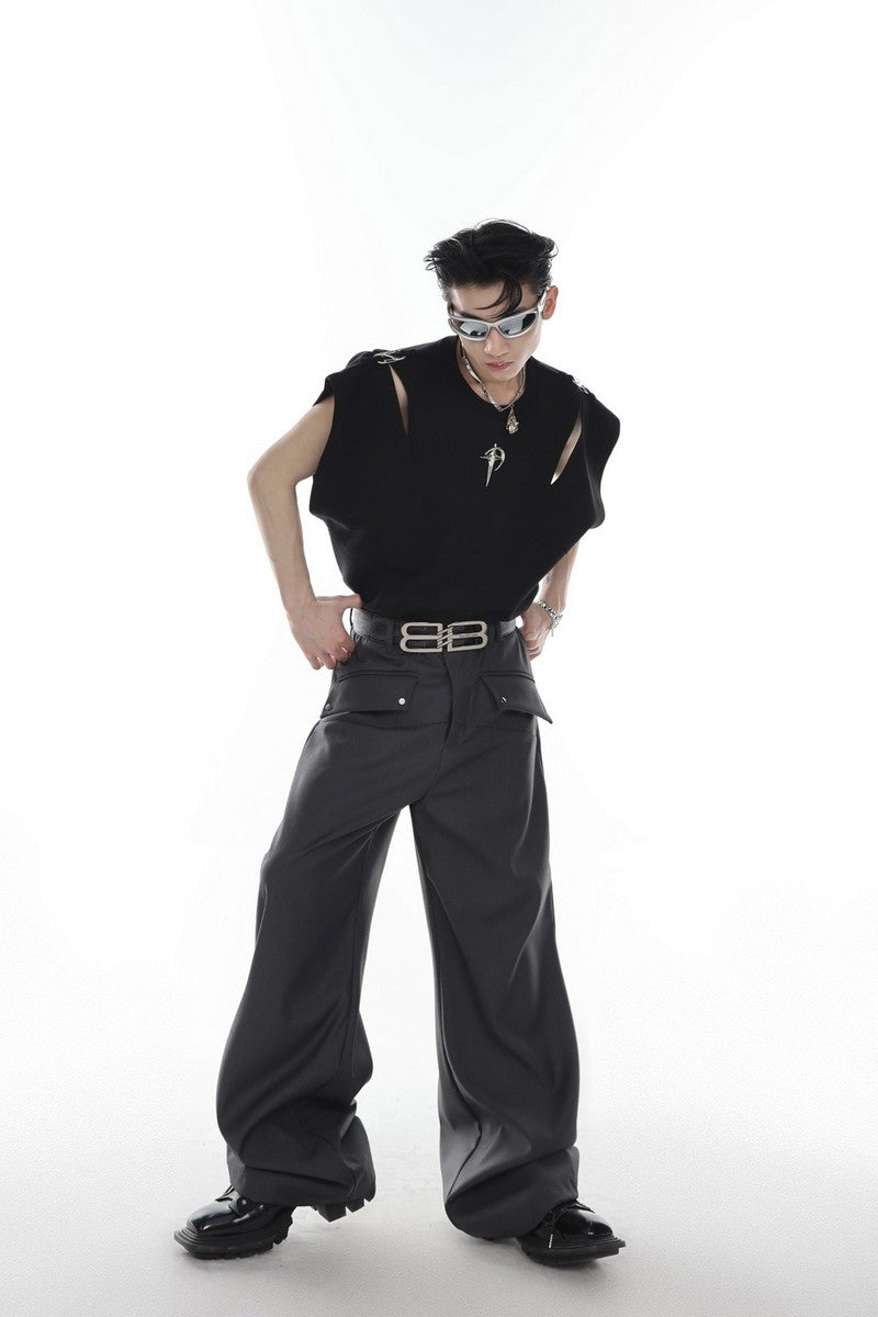 Split Buckle Metal Logo Tee